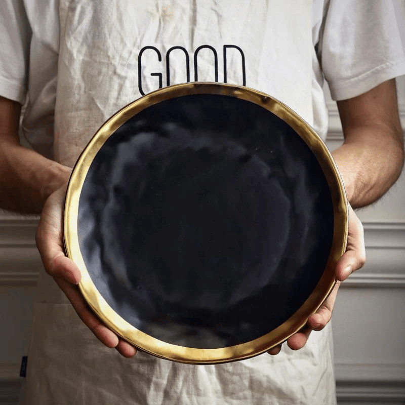 Assiette plate en céramique - L'imperfection noir - UstensilesCulinaires