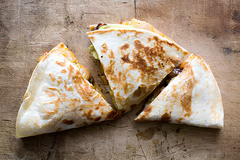 Quesadilla au kimchi et avocat