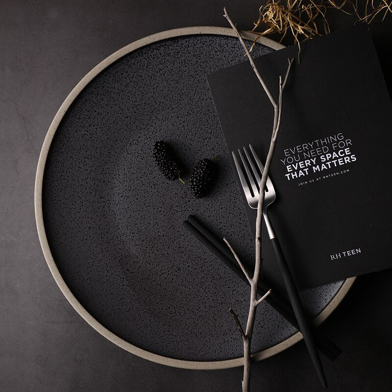Assiettes plates en céramique de carbone - UstensilesCulinaires