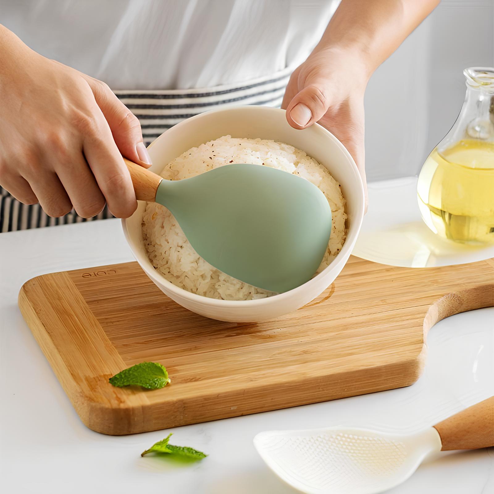 Spatule en silicone avec manche en bois - UstensilesCulinaires
