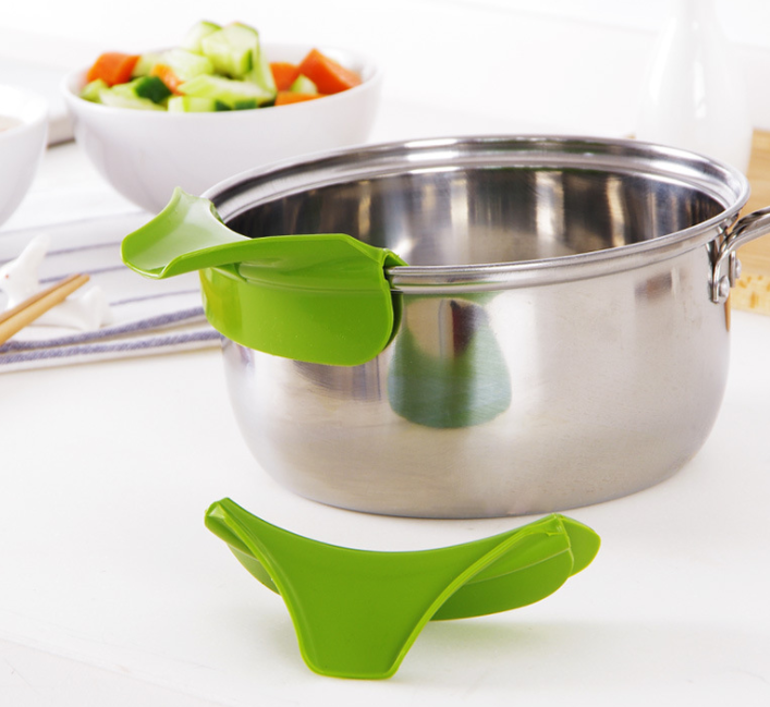 Bec verseur amovible en silicone - UstensilesCulinaires