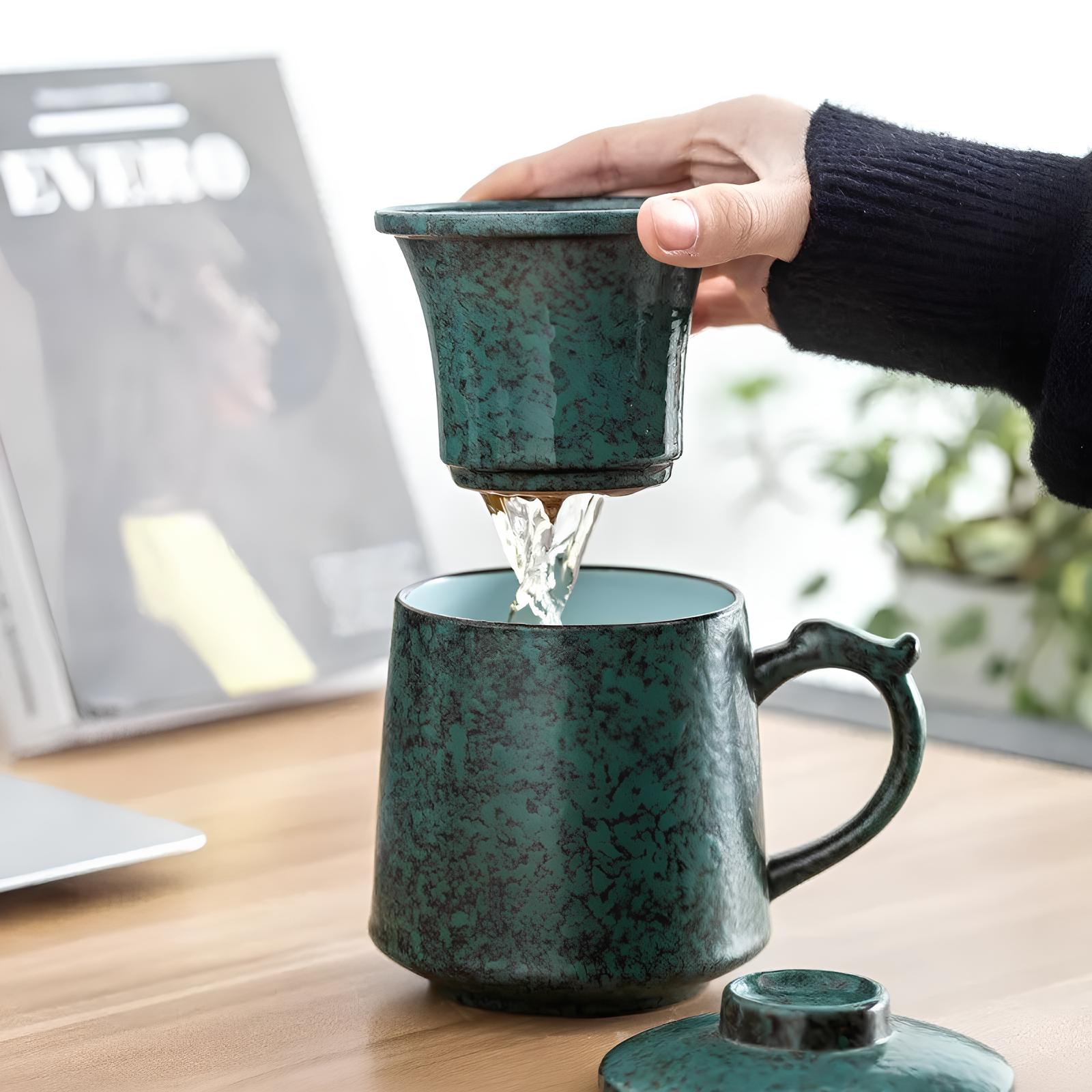 Mug en céramique avec infuseur de thé - UstensilesCulinaires