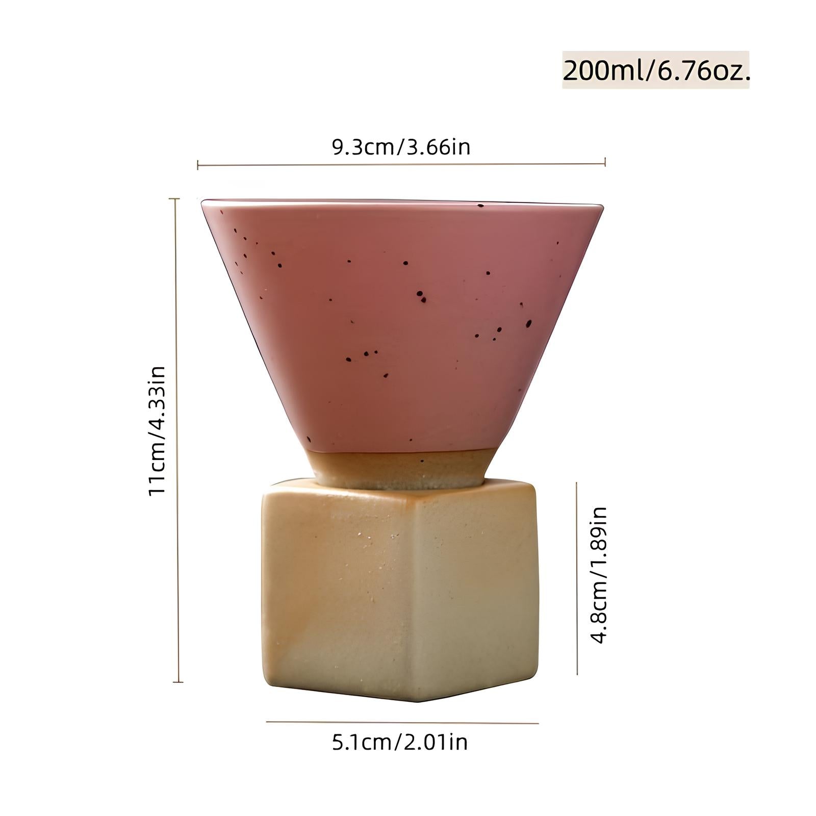Tasse Artisanale Conique en Céramique - UstensilesCulinaires