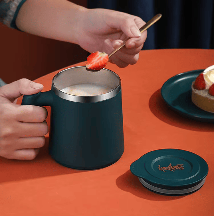 Tasse à café en inox avec couvercle hermétique
