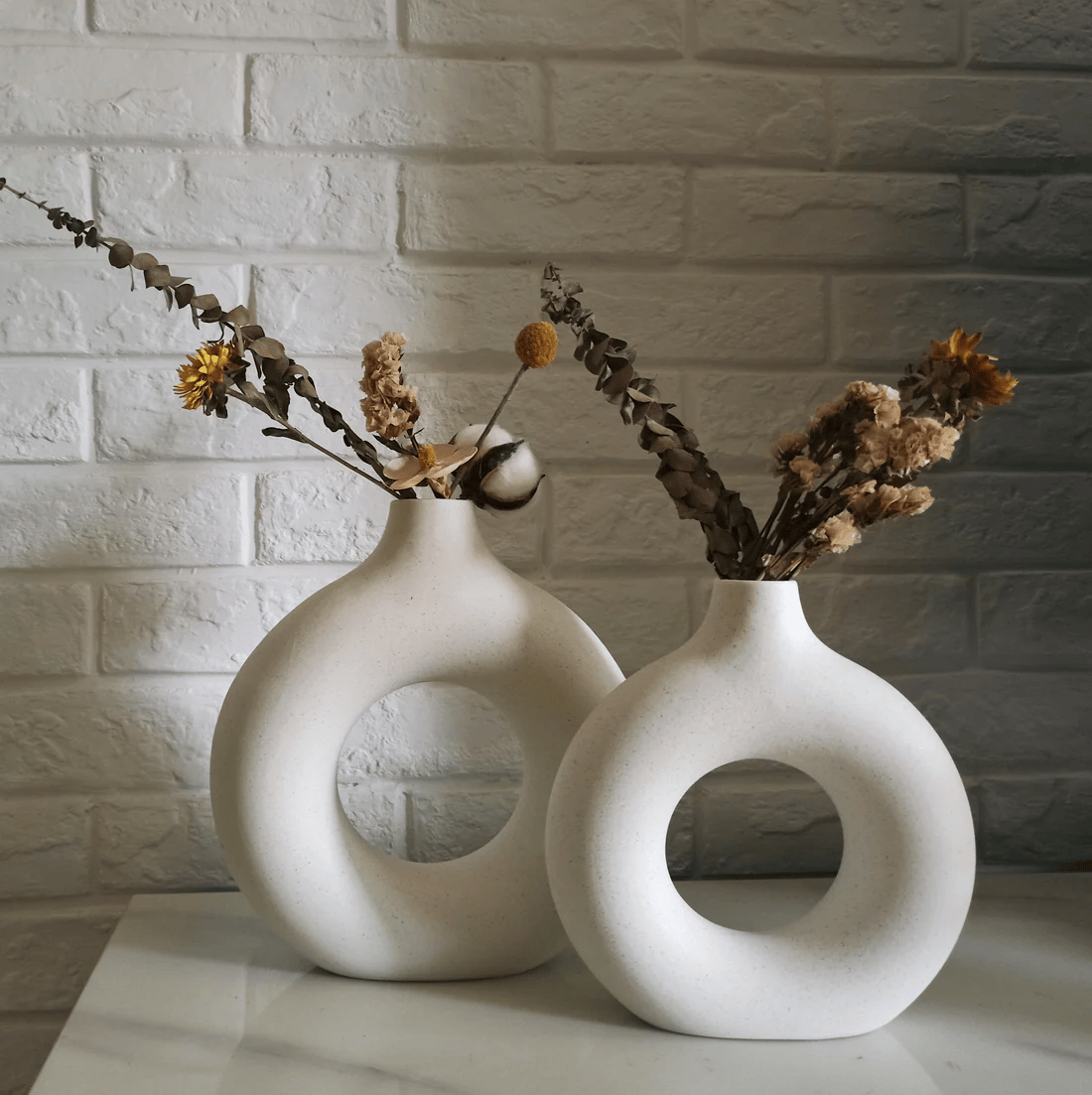 Vase décoratif rond en résine - UstensilesCulinaires
