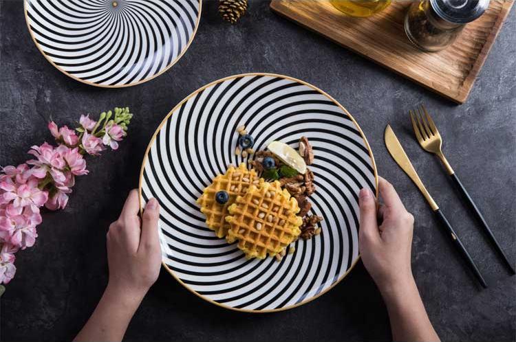 Assiette Porcelaine Blanche | Assiette plate Tourbillon | Ustensiles Culinaires 